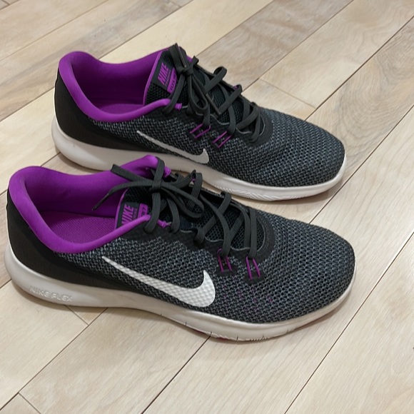 Nike Flex Trainers - Picture 2 of 6